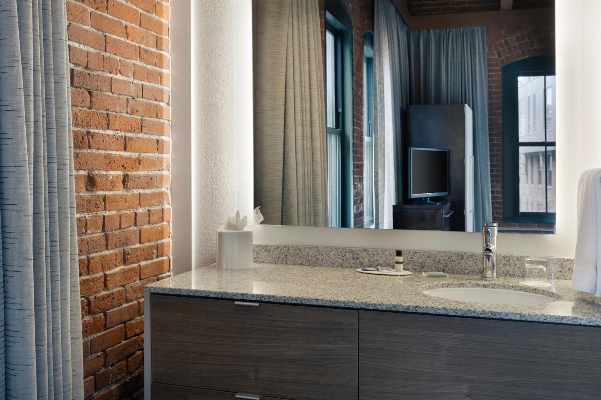 Residence Inn By Marriott Boston Downtown Seaport Экстерьер фото