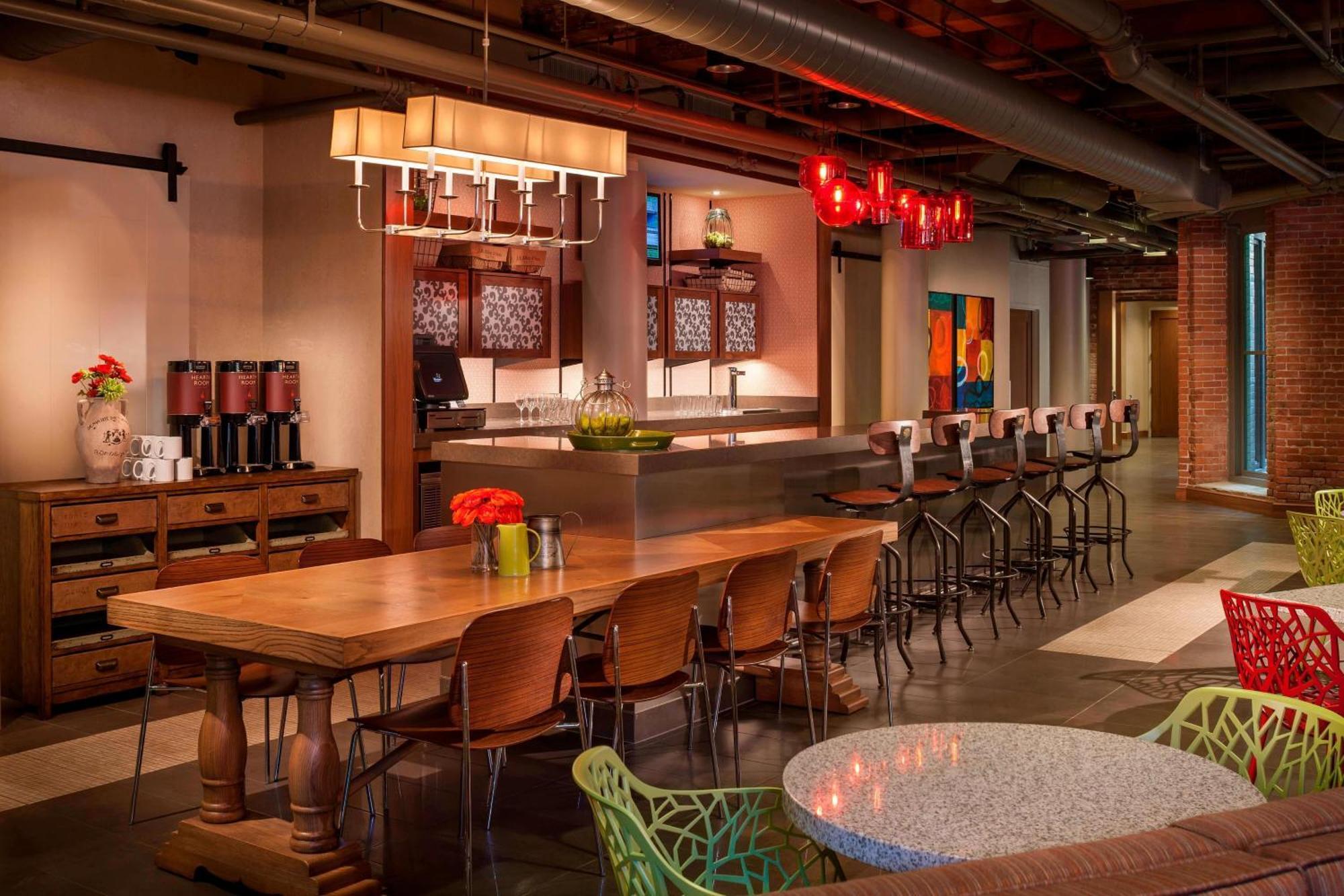 Residence Inn By Marriott Boston Downtown Seaport Экстерьер фото